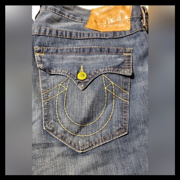 True Religion jeans. Men's Vintage jeans, yellow accent. Size 38 - Picture 14 of 16